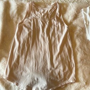 Lululemon pleated love tank size 4